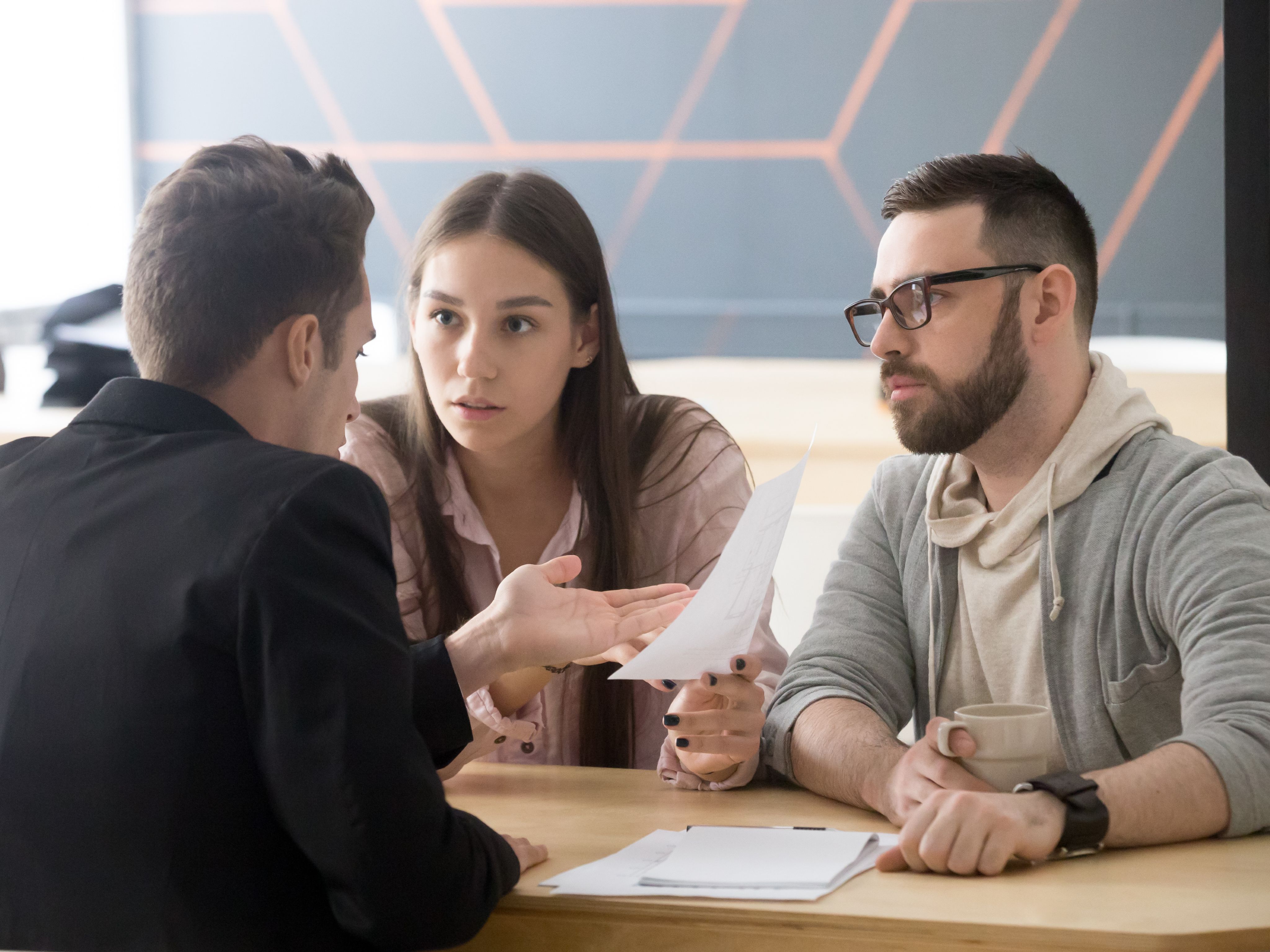 Porter plainte contre un policier, un juge ou un avocat sachez à qui vous adresser